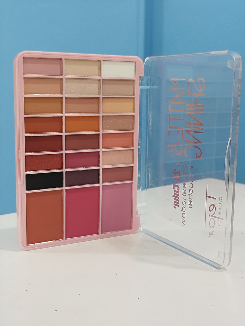 Paleta de Sombras x 24 colores + Rubor